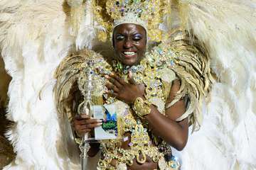 El diseñador teldense Nauzet Afonso vuela con éxito en el Carnaval capitalino (Foto TA)